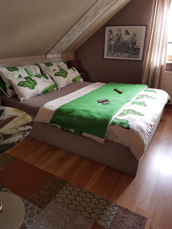 Апартаменты Pension Buetterich Хузум Экстерьер фото